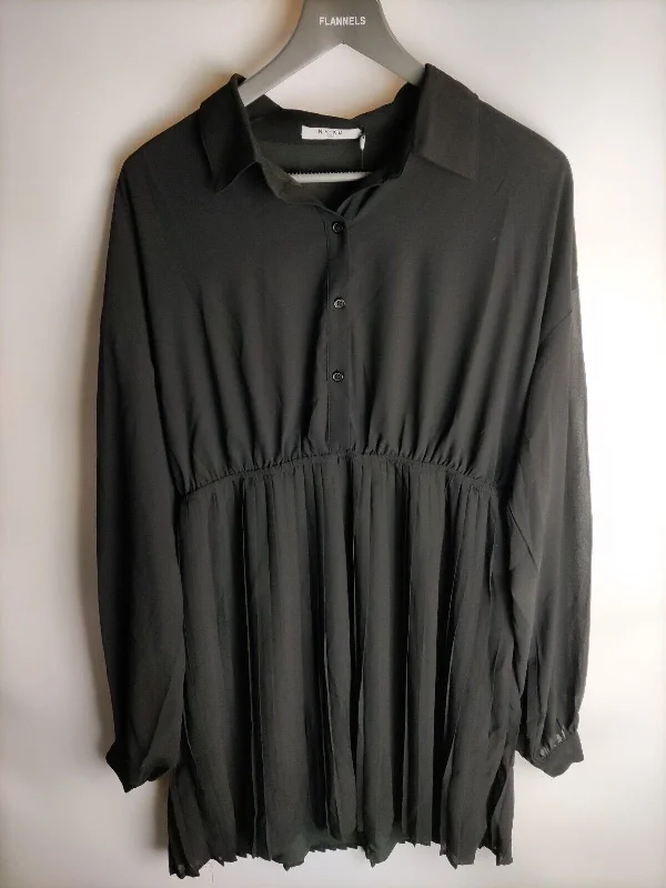 Nakd Pleated Mini Dress. Black. UK 16. ****V28 Fashionable Pleated Mini Dress