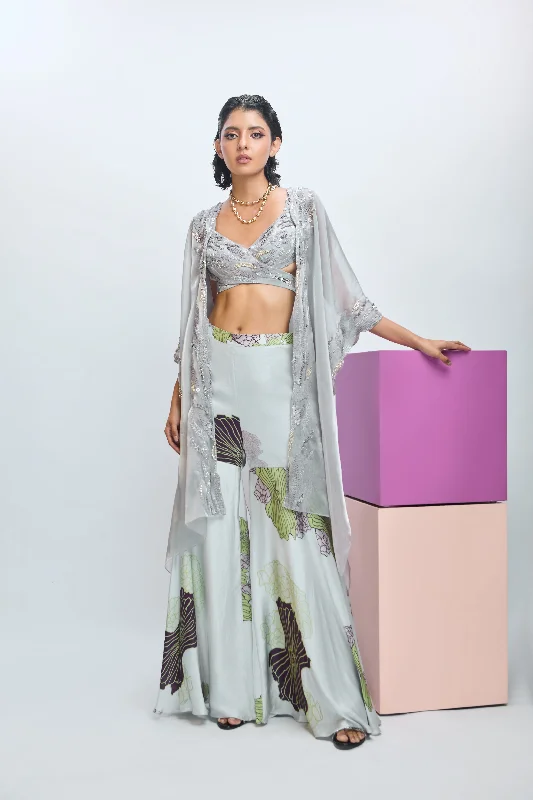 Embroidered Blouse with Printed Pants and Embroidered Scallop Dupatta Everyday Stylish Blouse Embroidered Blouse with Printed Pants and Embroidered Scallop Dupatta Everyday Stylish Blouse