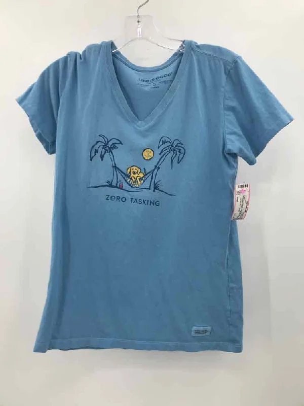 Pre-Owned Life Is Good Blue Size Small Graphic T-shirt-- Hooded Caped Shawl Collar