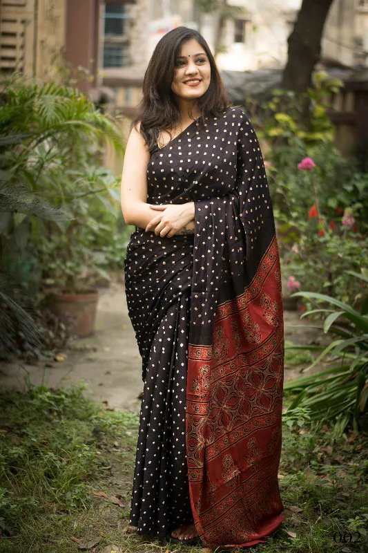 Jyoti Fashion Women's Black Imported Silk Satin Digital Printed Designer Saree with Blouse Side Tie Blouse Jyoti Fashion Women's Black Imported Silk Satin Digital Printed Designer Saree with Blouse Side Tie Blouse