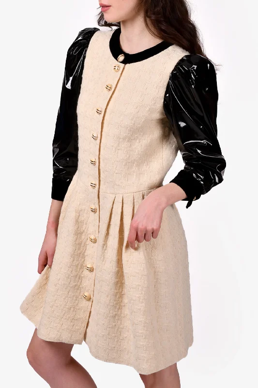 Gucci Cream/Black Wool/Patent Leather Button-Up Mini Dress Size 40 Trendy Tie-Dye Mini Dress Gucci Cream/Black Wool/Patent Leather Button-Up Mini Dress Size 40 Trendy Tie-Dye Mini Dress