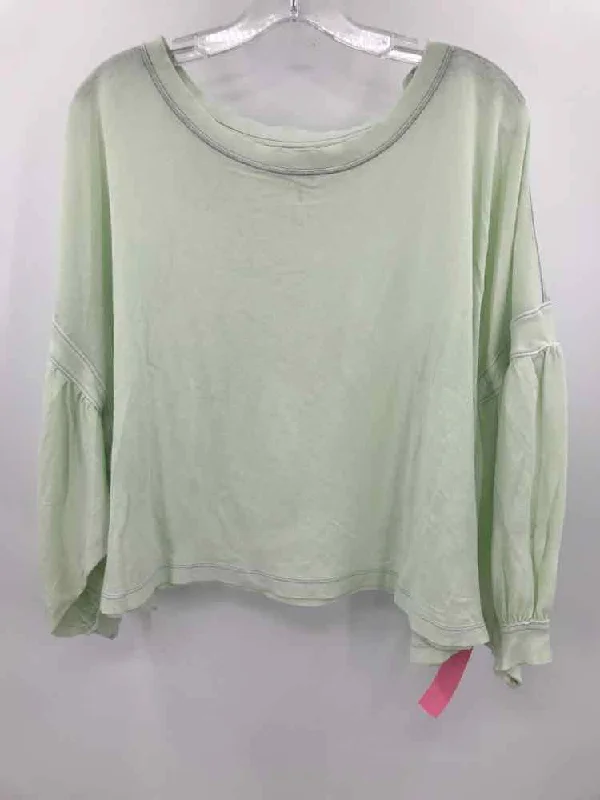 Pre-Owned Free People Green Size Small T-shirt-- Zippered Front Buttoned Front Snap Front Pre-Owned Free People Green Size Small T-shirt-- Zippered Front Buttoned Front Snap Front
