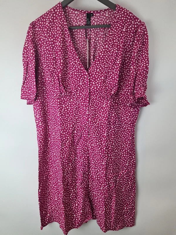 Nobodys Child Curve Alexa Ditsy Print Mini Dress Pink Floral Size 20 **** V331 Classic Shift Mini Dress Nobodys Child Curve Alexa Ditsy Print Mini Dress Pink Floral Size 20 **** V331 Classic Shift Mini Dress