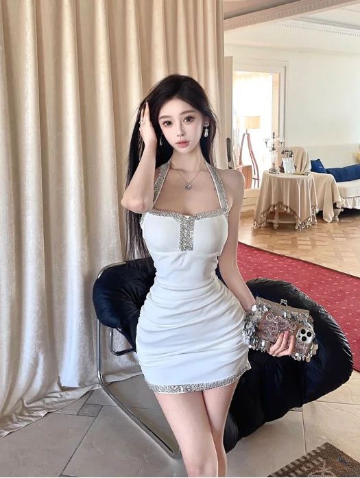Celebrity temperament hanging neck diamond pleated hip dress Tunics Handmade artisanal Celebrity temperament hanging neck diamond pleated hip dress Tunics Handmade artisanal