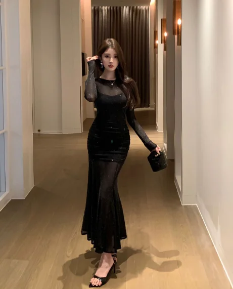 Hot girl sparkling slim fishtail dress Turtleneck Neckline Stylish