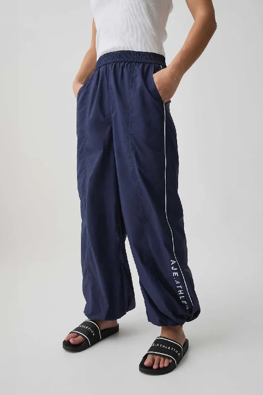 Logo Spray Pant 518 Cozy Fitted Pants